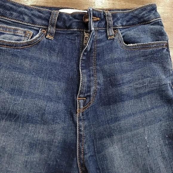 DL1961 Chrissy Trimtone Skinny Ankle Jeans in Incognito - Picture 6 of 14